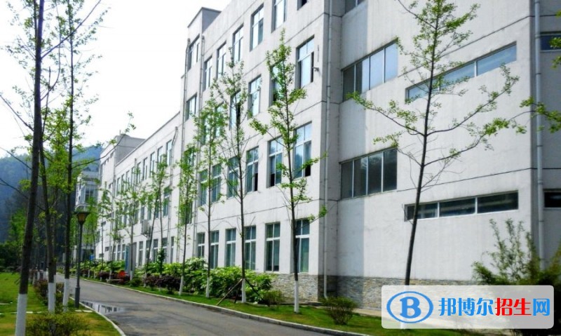 貴州盛華職業(yè)學(xué)院五年制大專2019年報(bào)名條件、招生對(duì)象