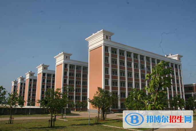 2023年?？谑协偵街袑W(xué)招生錄取分?jǐn)?shù)線